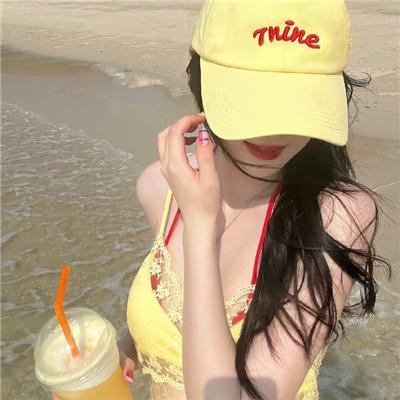 圣诞佳丽封面